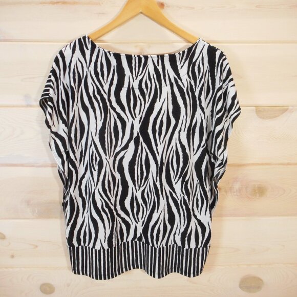 Chico’s Size 3 Women's size XL Zebra Striped Top Black White Lime Stretch Knit - Picture 4 of 10